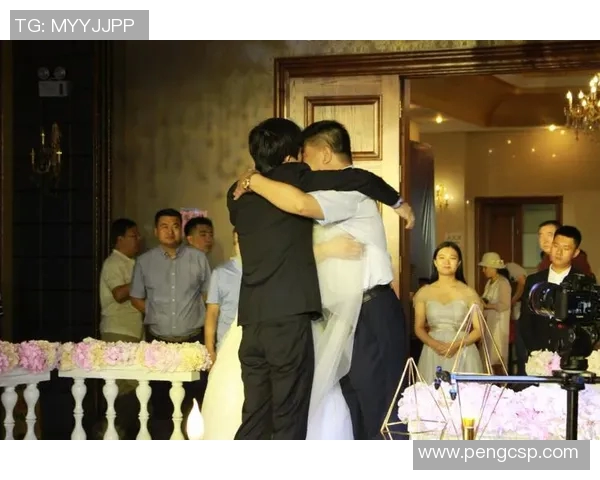 足球球星送花为爱表达心意 见证运动员温柔一面的浪漫时刻